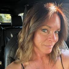 Alexis Hillman's Instagram, Twitter & Facebook