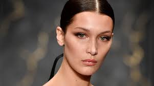 Isabella khair hadid (born october 9, 1996) is an american model. Ochen Privlekatelno Nikto Ne Smog Otorvat Vzglyad Ot Dekolte Belly Hadid Na Novom Foto