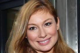 Expectant star Leigh Arnold set to tie the knot this August