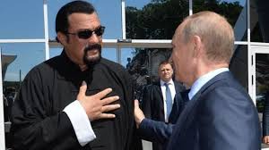 В 1957 его семья переехала в фуллертон. Stiven Sigal Stal Poslannikom Dobroj Voli V Ssha Po Zadaniyu Mid Rossii Bbc News Russkaya Sluzhba