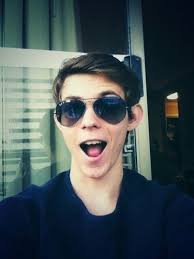 Pin By London Scarupa On Robbie Kay Robbie Kay Peter Pan Robbie Kay Peter Pan Actor