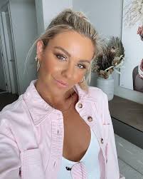 Since its debut series in 2000, big brother australia has seen many unknowns walk into the house and walk out household names. Big Brother Australia 2021 Everything You Need To Know