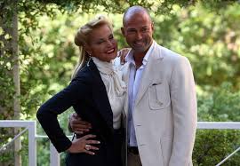 E visto che ci sono ti dico apertamente che anche tu come simona ventura sei orrenda.poi hai la bocca gonfiata come un gommone. Simona Ventura E Stefano Bettarini Guarda La Fotostoria Del Loro Amore People