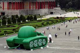 The man achieved widespread international recognition due to the videotape and photographs taken. Balloon Tank Man In Taiwan Marks 30 Years Since Tiananmen Crackdown Reuters