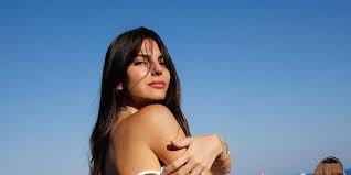 De website zou een stapel foto's doorgestuurd hebben gekregen waarop verstappen te zien is met zijn nieuwe vlam. Kelly Piquet Vriendin Max Verstappen In Bikini Op Instagram Man Man