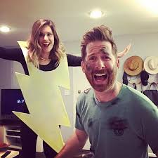 Halloween bereitet besonders den kleinen eine große freude. Partner Kostume Selber Machen Die Besten Diy Ideen In 2021 Maskerix De Clever Halloween Couple Halloween Couples Costumes