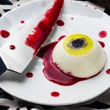Oeil Ensanglante Pour Halloween Panna Cotta Noix De Coco Chocolat Blanc Recette Noix De Coco Dessert Chocolat Blanc