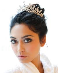 تسريحات أنيقة لعروس 2019