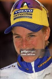 Alison Snow's Instagram, Twitter & Facebook