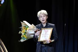 Có những người chỉ biết đến danh lợi mà không màng đến tương lai của lớp trẻ sau này; Qsumhvgghhutdm