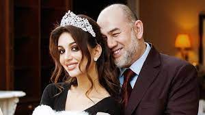 Sultan muhammad v, 49, resigned on sunday after weeks of speculation claiming he would abdicate. Model Rusia Yang Dicerai Eks Raja Malaysia Tak Bergelar Permaisuri Ini Alasannya Global Liputan6 Com