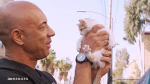 This CNN Hero offers judgment-free veterinary care for the pets of those  experiencing homelessness