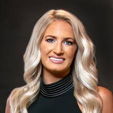 Ashley Damore's Instagram, Twitter & Facebook