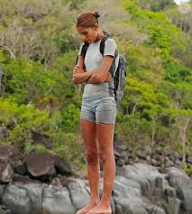 Ils m'ont jetée sur la route alors que la voiture roulait" : Une figure  phare de Koh-Lanta prise à partie, elle s'est enfuie à plus de 6000  kilomètres ! - Purepeople