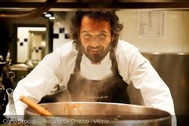 Per un cenone di capodanno sicuramente indimenticabile si può andare al ristorante di carlo cracco nella galleria vittorio emanuele ii di milano. Capodanno Con Cena Vip Da 1 500 Euro Ecco L Esclusivo Menu Firmato Carlo Cracco Guarda