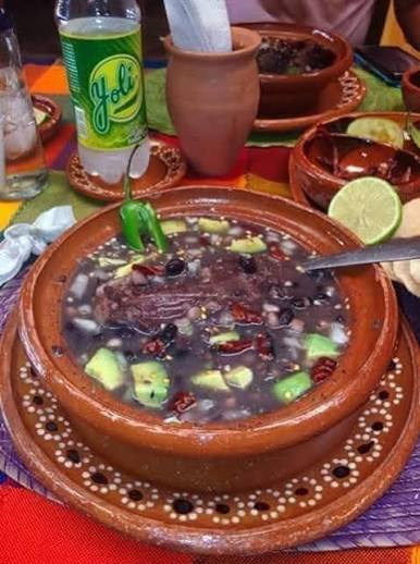 Conoces el pozole de frijol? Es una de nuestras #DeliciasGastronomicas  Aunque no tan conocido como el pozole verde, blanco o rojo; el pozole de  frijol no es menos rico que los otros.