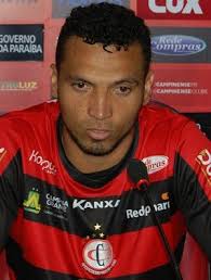 Campinense negocia rescisão de contrato do atacante Reginaldo Júnior