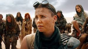 Porém, após ser capturado pelo tirano immortan joe e seus rebeldes, max se vê no meio de uma guerra mortal, iniciada pela imperatriz furiosa que tenta salvar um grupo de. Mad Max Estrada Da Furia E Exibido No Domingo Maior Da Globo Confira O Trailer Portal Atualizei