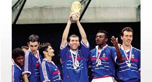 أصبح تيري هنري ثامن لاعب من منتخب فرنسا الفائز بلقب كأس العالم لعام 1998 يتحول إلى ومن أصل 23 لاعباً ساهموا في تتويج الكرة الفرنسية بأول لقب عالمي في عام 1998 لم. Ø°ÙƒØ±ÙŠØ§Øª Ø§Ù„Ù…ÙˆÙ†Ø¯ÙŠØ§Ù„ ÙƒØ£Ø³ Ø§Ù„Ø¹Ø§Ù„Ù… 1998 Ø¨ÙØ±Ù†Ø³Ø§ ØªØ£Ù„Ù‚ Ø²ÙŠØ¯Ø§Ù† Ø£Ù…Ø§Ù… Ø§Ù„Ø³Ø§Ù…Ø¨Ø§ Ø£Ø±Ø´ÙŠÙ ØµØ­ÙŠÙØ© Ø§Ù„Ø¨Ù„Ø§Ø¯