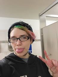 This is Blondie, my 1992 EBMM Van Halen. She rocks😎🤘