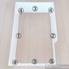 プラダンで犬のトイレに囲いを手作り トイレシートのズレ防止アイデアも 家がどんどん好きになる 整理収納 diy 生活便利アイテム 犬のトイレ プラダン 犬のケージアイデア