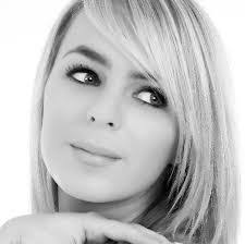 Kate Davenport's Instagram, Twitter & Facebook