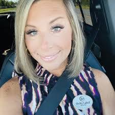 Lizzie Gaines's Instagram, Twitter & Facebook