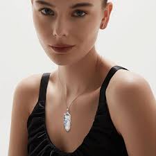 Amazon.com: Plesitep Collar de rana de plata de ley 925 con colgante de  rana, piedra natal de cuarzo, regalo para mujeres y mamá, Plata esterlina,  ...