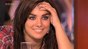 (c) 2006 universal music s.r.o.#ewafarna #melsmevubecrad #vevo #pop. Video Farna Se Zamilovala Na Superstar Soutezici Ji Musel Dat Cislo Idnes Cz