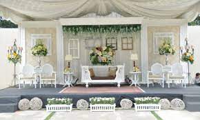 Pesta pernikahan unik yang kedua jika kamu ingin pernikahan mu terasa lebih elegan konsep sit down dinner adalah solusinya. 5 Konsep Pernikahan Unik Dan Kekinian Ini Bisa Kamu Lirik Jadi Ide Pesta Weddingmu Cermati Com