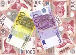 Allerdings lehnen schon jetzt einige läden die annahme hoher banknoten ab. 70 Kostenlose 500 Euro Und Euro Bilder Pixabay