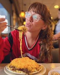 That feeling when the Cincinnati Reds are in town, it's a holiday weekend,  and you're getting Skyline for dinner >>> 📸 X User: meliaincincy