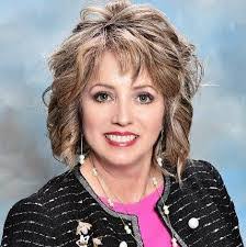 Karla Allen's Instagram, Twitter & Facebook