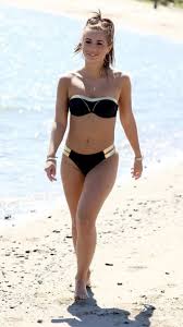 Natalia Dyer Nude and Sexy Collection - Fappenist