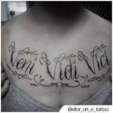 Si prefieres los tatuajes cortos, el latín es la lengua ideal. Tatuaje Veni Vidi Vici Ideas Historia Y Significado De La Famosa Frase