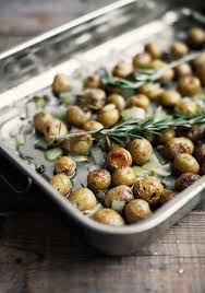 Pommes De Terre Grelots Confites Au Romarin Et Au Citron Trois Fois Par Jour Recipe Vegetable Recipes Confort Food Food