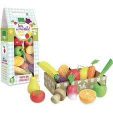 Cet Ensemble De 12 Fruits Et Legumes En Bois De La Marque Vilac Est Compose D Une Banane D Une Poire D Une Aubergine D Une To Fruits Et Legumes Fruits Jouet