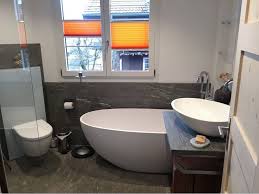 Freistehende Badewanne Piemont Medio Aus Mineralguss Weiss Glanzend Badewanne Bad Einrichten Baden