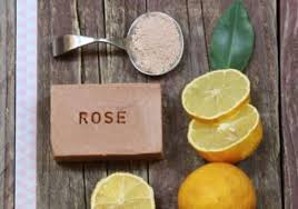 Recette Savon Bonne Mine A L Argile Rose Proprietes Utilisations Et Recettes Aroma Zone Recettes De Savon Fabriquer Du Savon Argile Rose