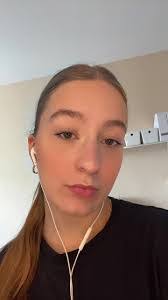 Kimberly Bast's Instagram, Twitter & Facebook