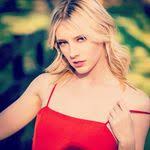 Carissa Lay's Instagram, Twitter & Facebook