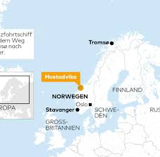 Passengers from #vikingsky are received by #rødekors on arrival #hustadvika evacuation centre. Viking Sky In Seenot Ich Musste An Die Titanic Denken Ich Dachte Das Ware Das Ende Welt