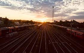 Maybe you would like to learn more about one of these? Cate Vagoane Are Cel Mai Lung Tren Din Lume Ce Greutate Are