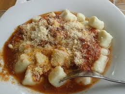 Mirá la pinta que tienen los ñoquis de papa que preparó @juanf hoy! Noquis Con Salsa Bolognesa Picture Of El Boliche De Alberto San Carlos De Bariloche Tripadvisor