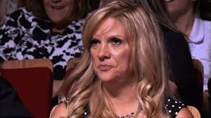 Melissa makes a dramatic exit with her daughters after Maddie's costume  malfunction puts the team