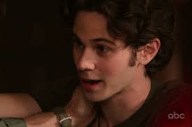 Relembre alguns personagens de séries que morreram de repente