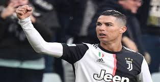 En atteignant les 501 buts en carrière professionnelle le 30 septembre 2015, cristiano. Cristiano Ronaldo Devient Le 4e Meilleur Buteur De L Histoire Du Football