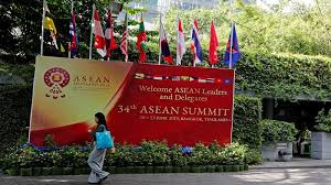 Mutakhir ini, kita dapat melihat bahawa sukan mampu menjadi sebuah industri yang menjana ekonomi di peringkat tempatan dan juga global. Perkuat Ekonomi Kawasan Negara Anggota Asean Sepakati 6 Hal Ini Ekonomi Bisnis Com