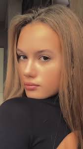 Christine Scudder's Instagram, Twitter & Facebook