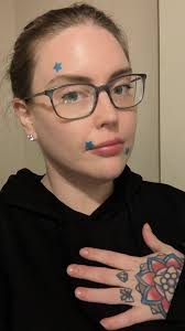 Does anyone wonder what the smell is like in Tudor times. What would it  smell like around Anne ?